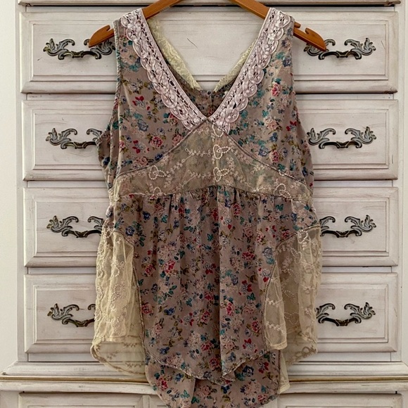 Buckle Floral Lace Trim Top - Multicolor - Picture 1 of 4